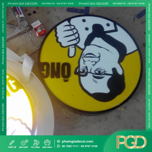 làm bảng hiệu hộp đèn siêu mỏng treo tường thumb