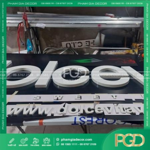 làm bảng hiệu alu chữ nổi công ty nội thất home mas thumb