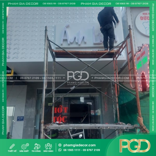 làm bảng hiệu alu chữ nổi hông nhôm có led tiệm tóc ánh linh thumb