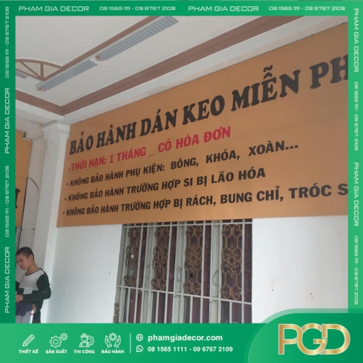 Làm bảng hiệu bạt banner bạt đứng cửa hàng giày