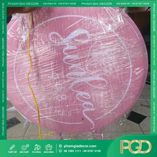 Làm Bảng Vẫy Mica Hút Nổi In UV Cho Spa thumb