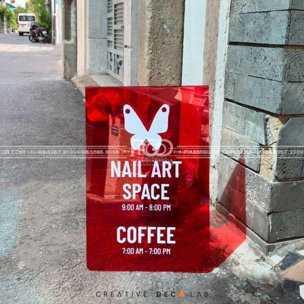 làm bảng hiệu chữ kính đi nước ngoài