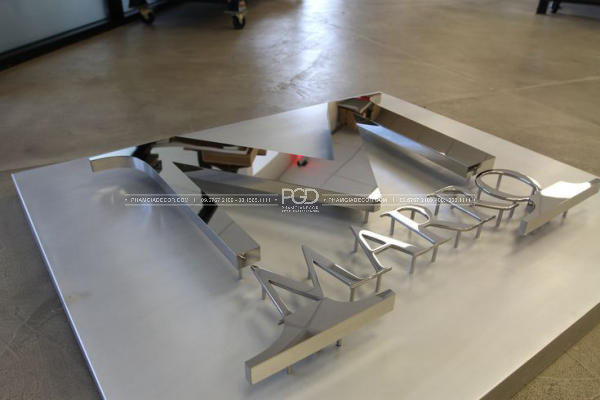 làm bảng hiệu chữ nổi vận chuyển Mỹ