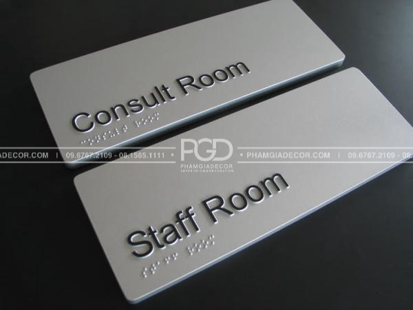 làm bảng hiệu văn phòng bảng tên phòng ban