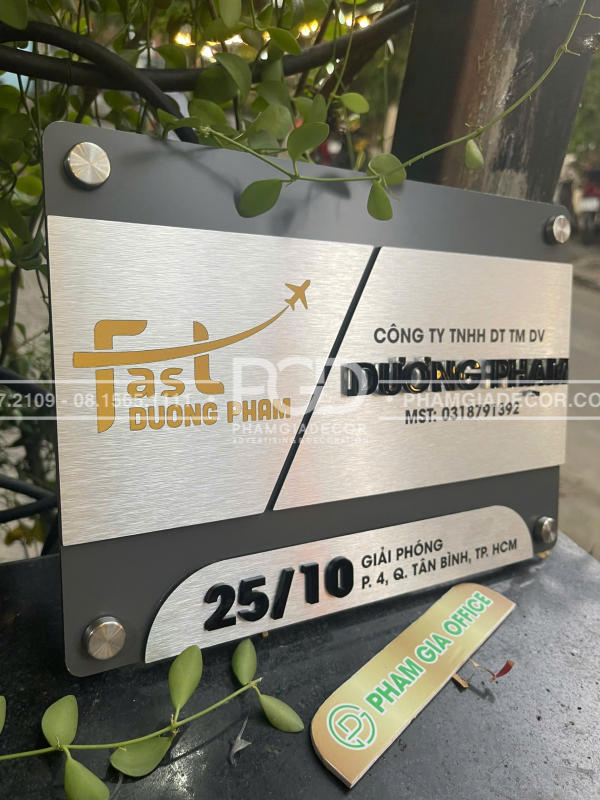 làm bảng hiệu văn phòng bảng tên công ty