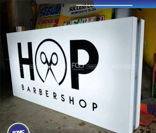 làm bảng hiệu cửa hàng đi nước ngoài