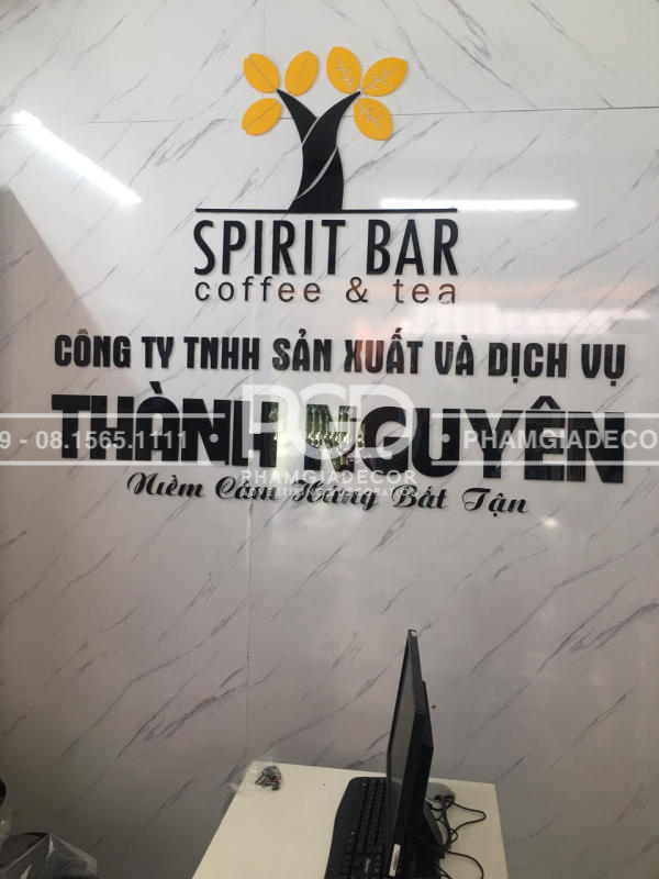 làm bảng hiệu quận bình thạnh chữ mica dán tường