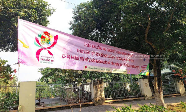 in băng rôn tuyên truyền 30/4 đẹp