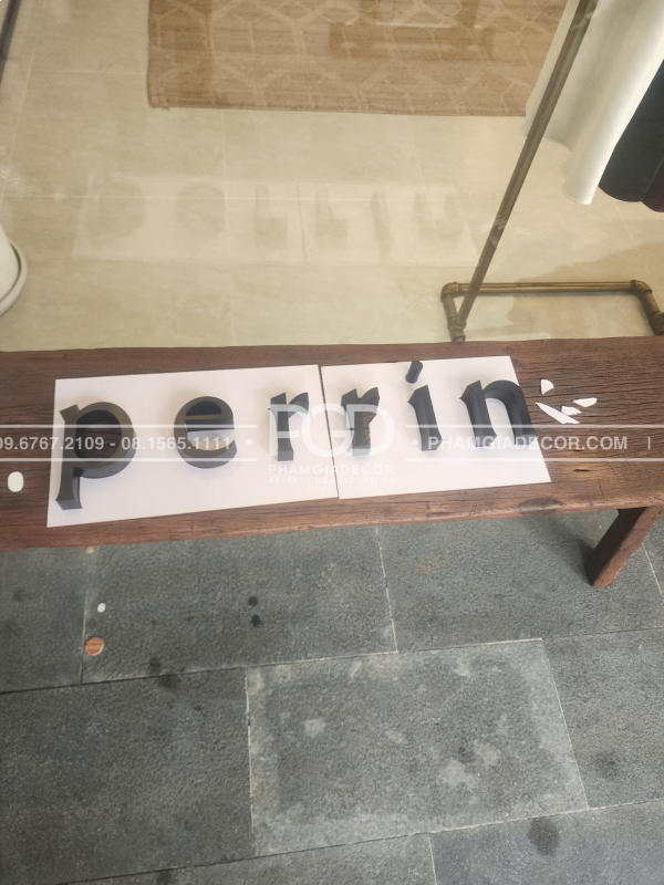 làm logo chữ nổi xuyên lễ 30/4