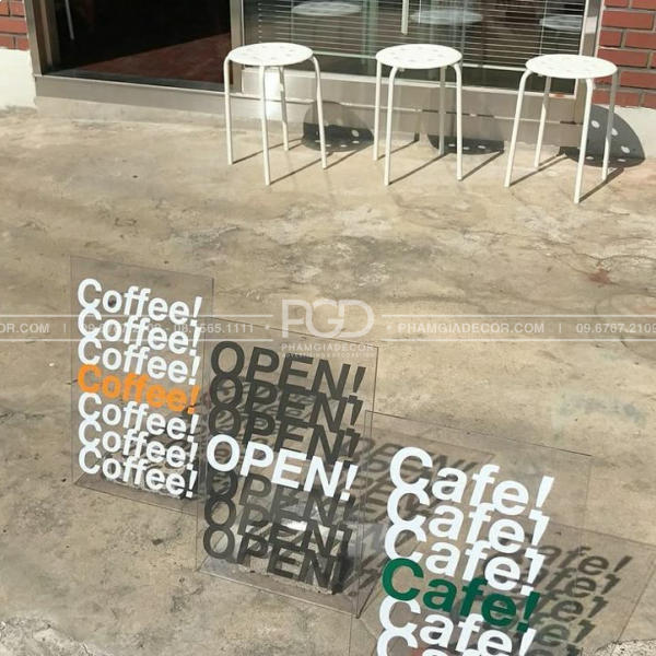 cắt decal màu dán kính