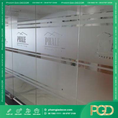 decal mờ cát che kính