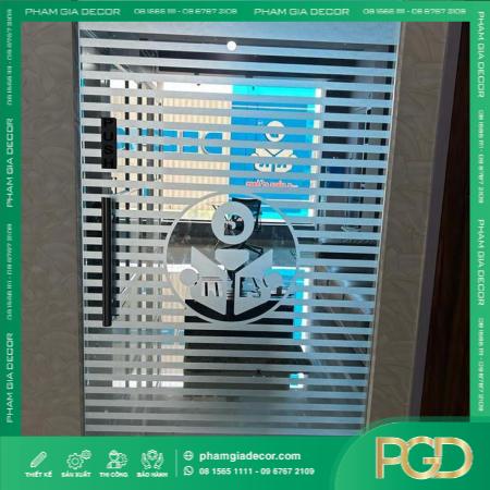 Decal Mờ Cắt Logo Tăng Nhận Diện Thương Hiệu