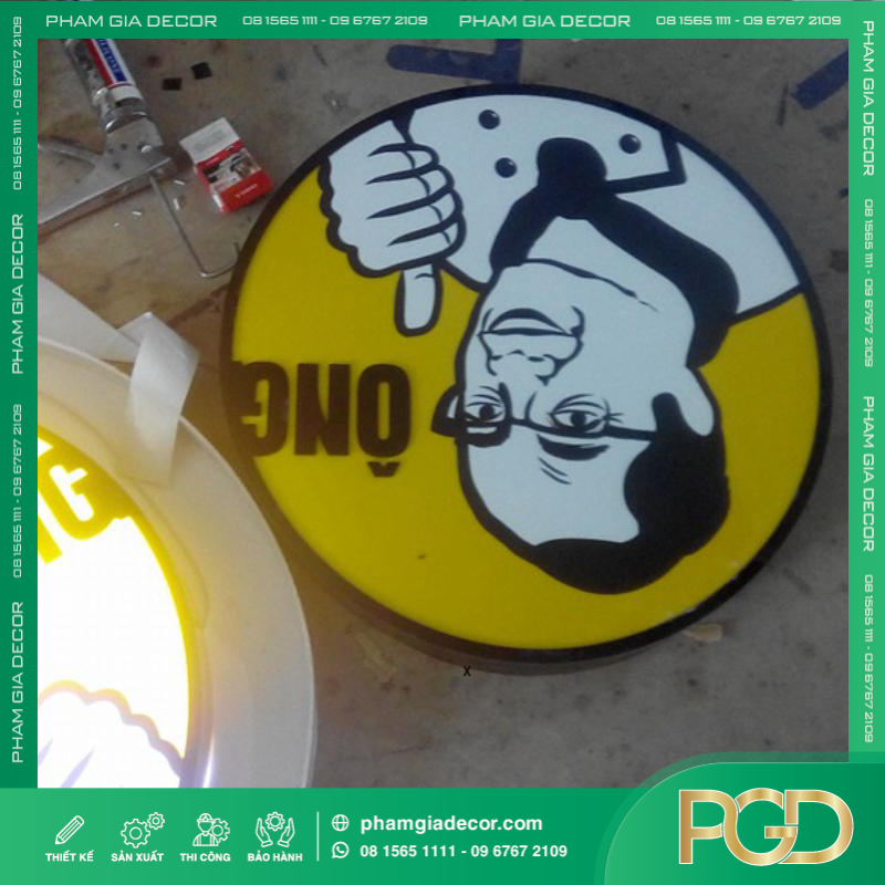 làm bảng hiệu hộp đèn siêu mỏng treo tường