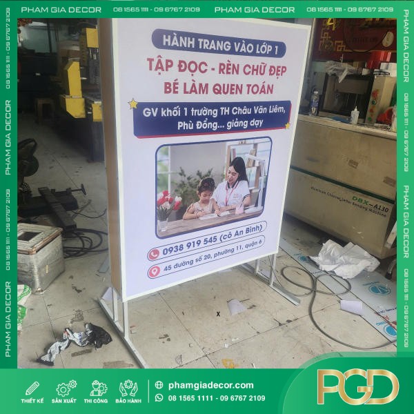 Hộp Đèn Bạt Chân Đứng 2 Mặt Cho Lớp Học Thêm Quảng Cáo Hiệu Quả Chỉ Từ Một Sản Phẩm