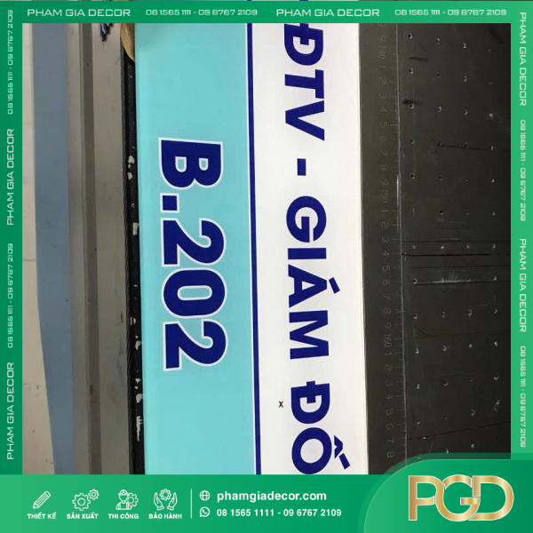 làm bảng chỉ dẫn bảng tên văn phòng công ty