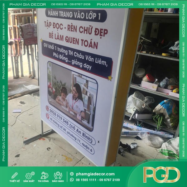 Hộp Đèn Bạt Chân Đứng 2 Mặt Cho Lớp Học Thêm Quảng Cáo Hiệu Quả Chỉ Từ Một Sản Phẩm