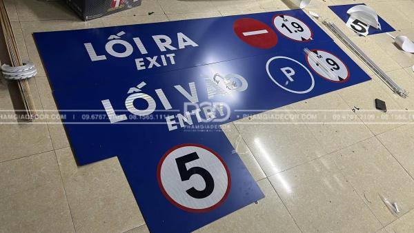 làm bảng chỉ dẫn văn phòng