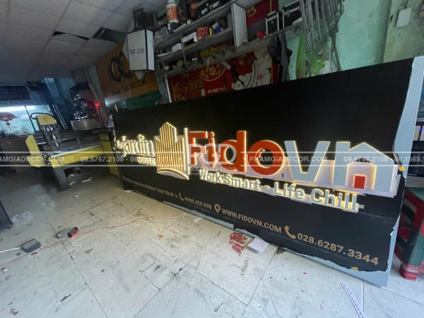 làm bảng hiệu alu cho văn phòng bất động sản