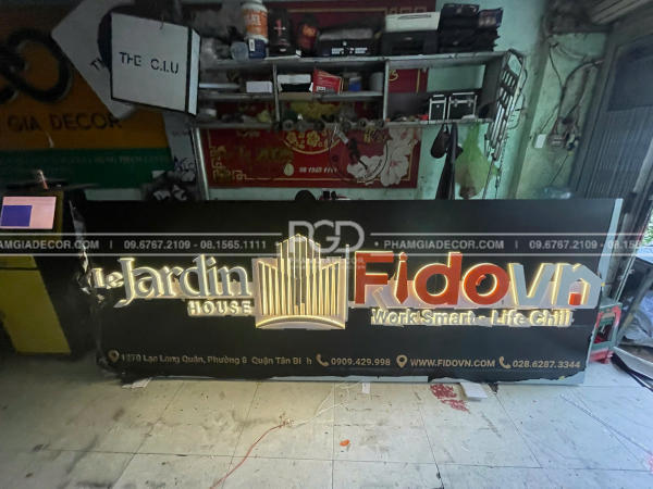 làm bảng hiệu alu chữ nổi