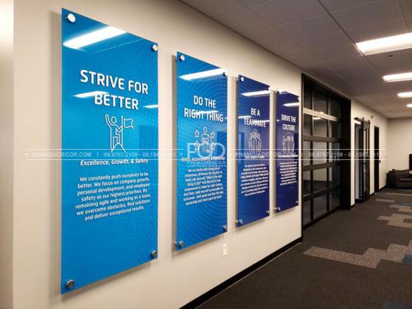 làm bảng thông tin kính cường lực dán decal