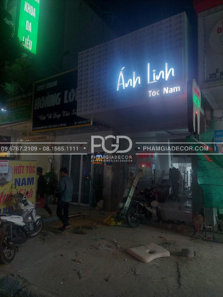 làm bảng hiệu alu chữ nổi led âm